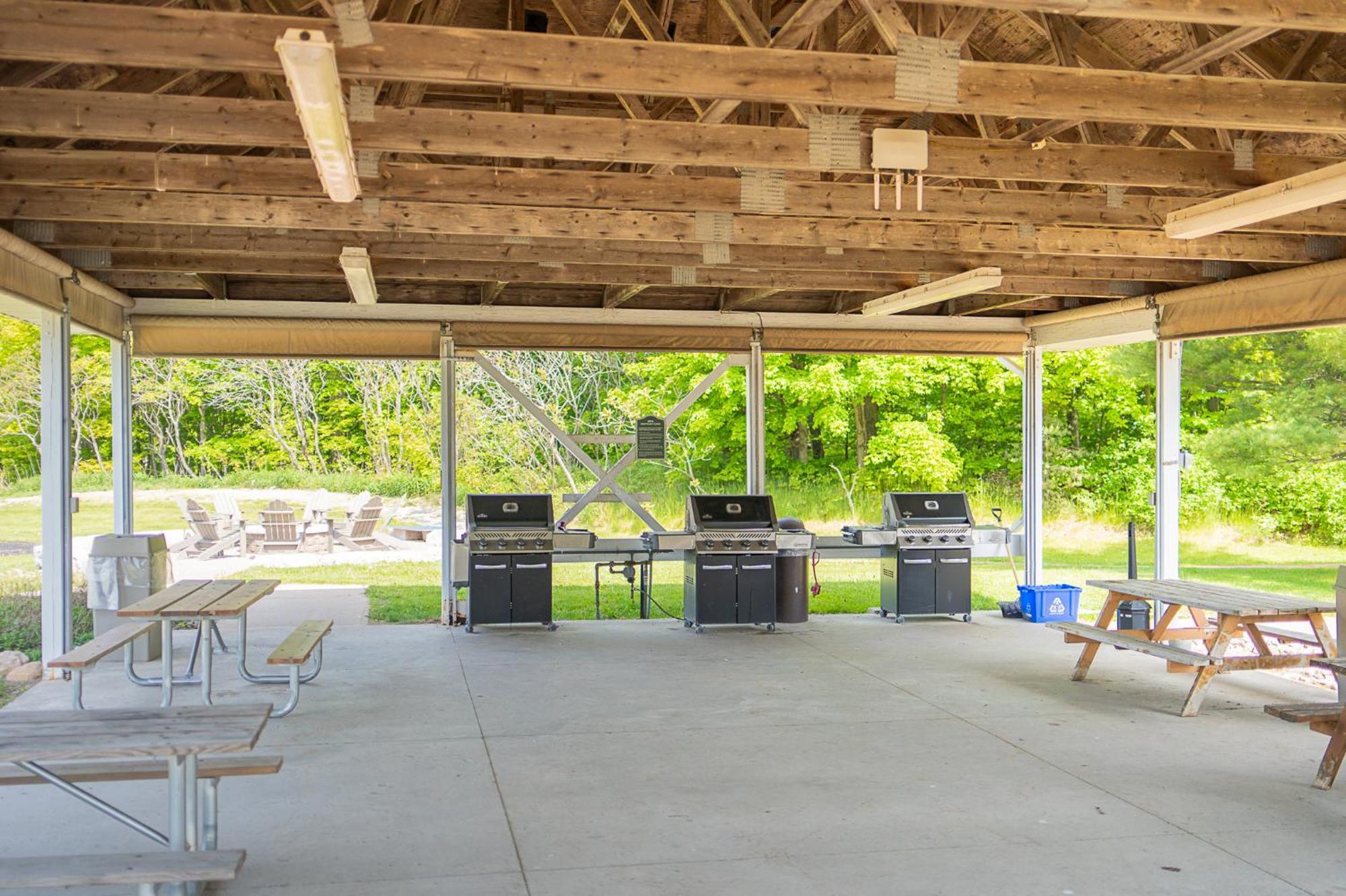 Horseshoe Valley Suites - The Aurora Shanty Bay Exterior photo